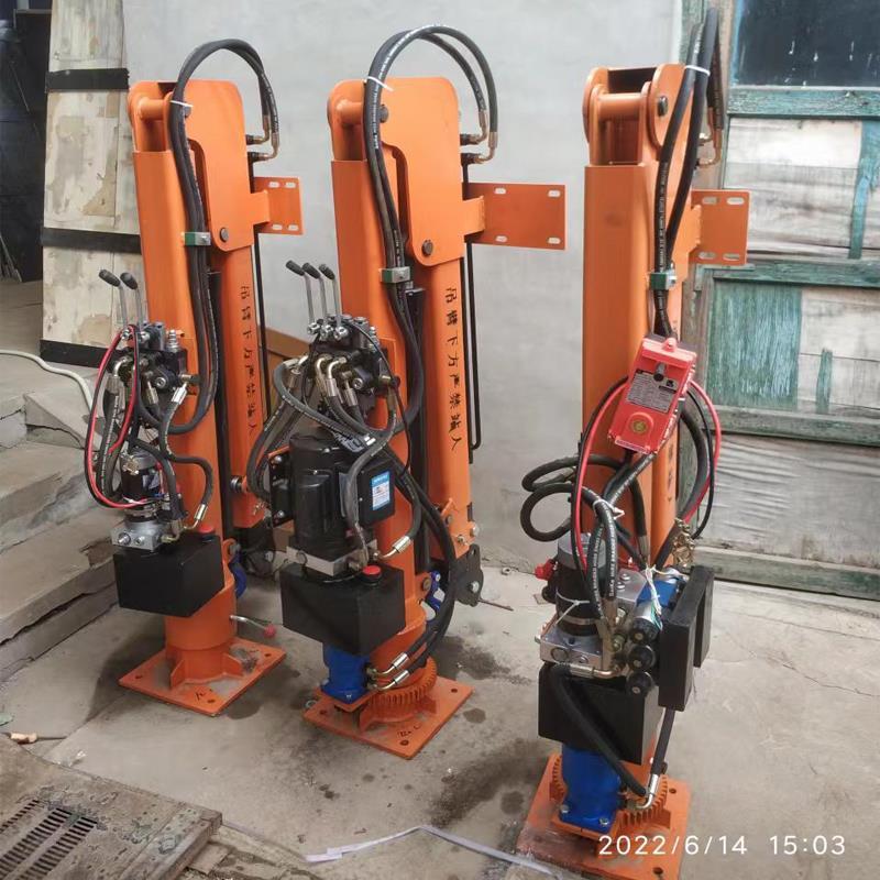获嘉县重汽蓝牌随车吊 3.2吨 国六动力强 液压驱动 农用自卸起重机